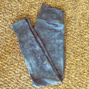 Like-new high waisted alo yoga legging!